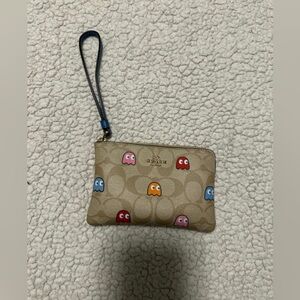 Like New COACH Limited PAC-Man Corner Zip Wristlet Case Khaki
